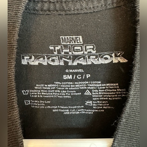 Thor Hulk Ragnarok Marvel Brand Mens Size Small Short Sleeved TeeShirt Black Top - Picture 3 of 4